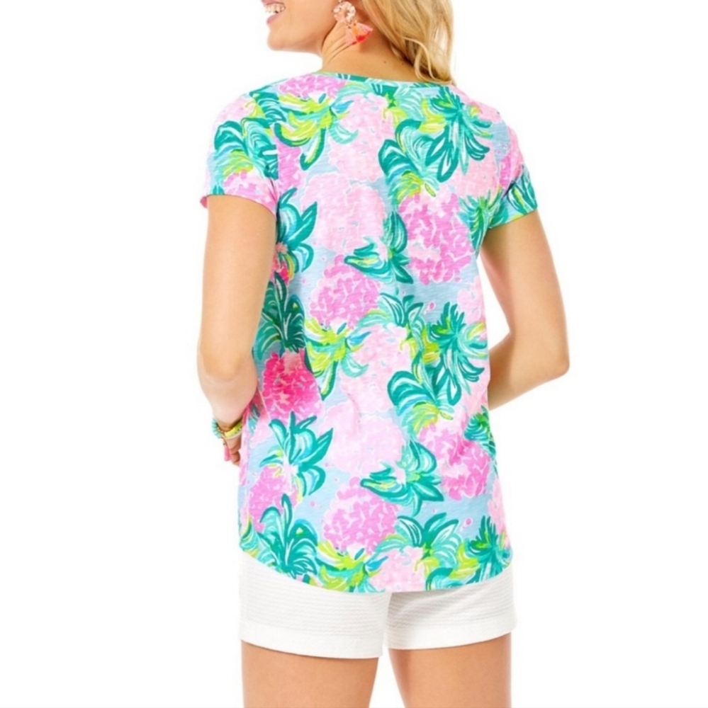Lilly Pulitzer Etta V Neck Top in Blue Ibiza Pineapple Shake Size XXS - Picture 2 of 3